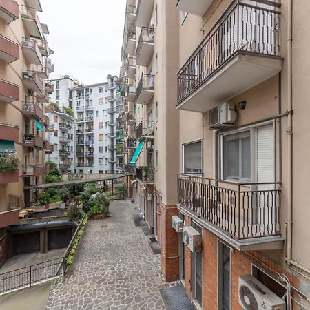 Arena 35 Apartment Милано Екстериор снимка